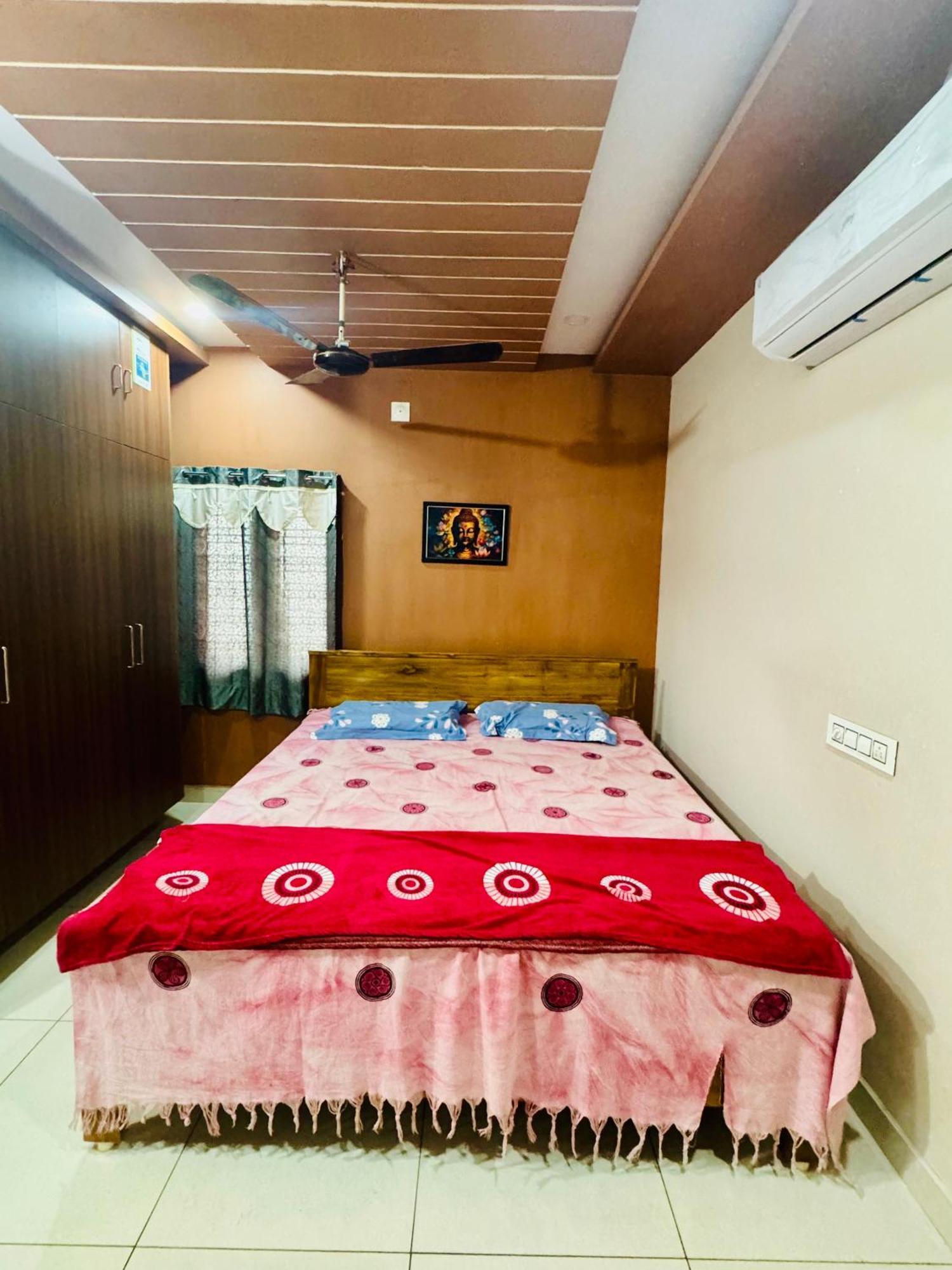 Sri Padha Vallabha Serenity Homestay Pithapuram Eksteriør billede