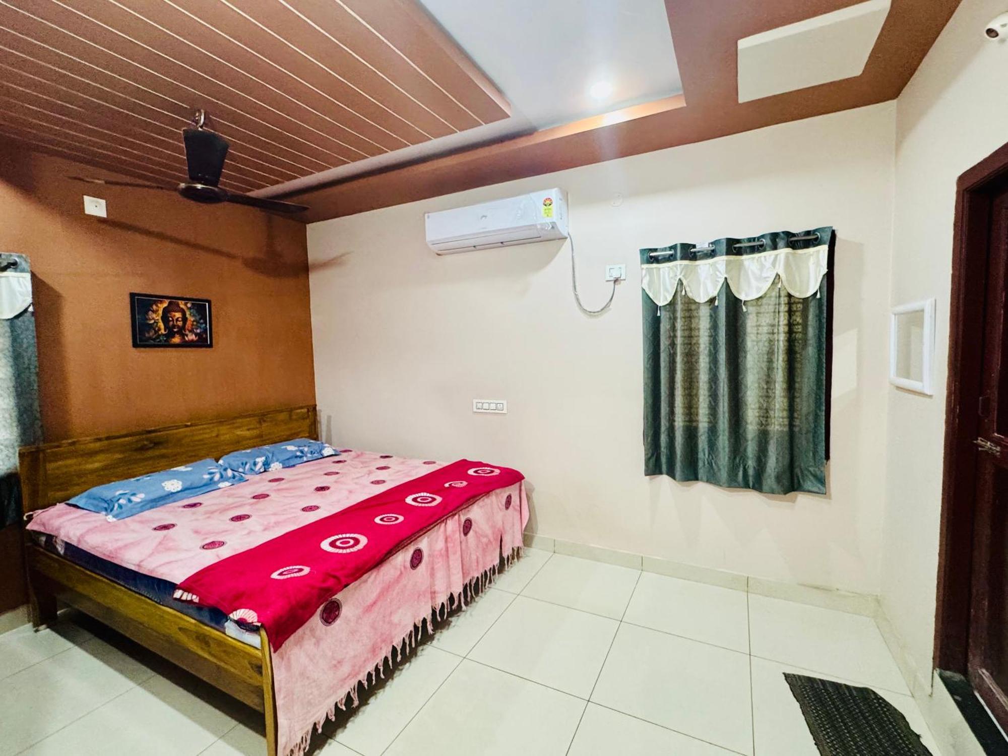 Sri Padha Vallabha Serenity Homestay Pithapuram Eksteriør billede